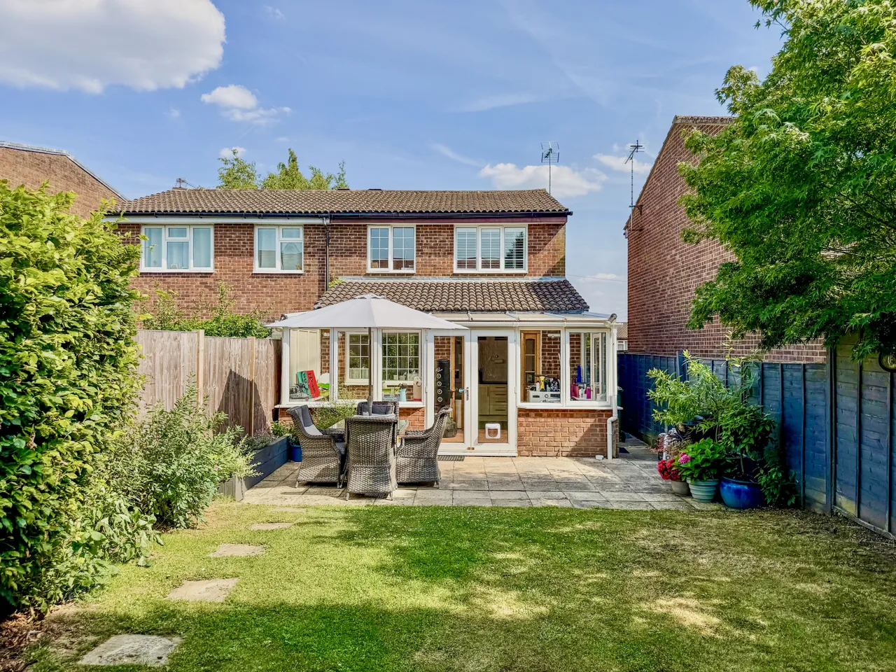 Ryder Close, Bovingdon, photo 17