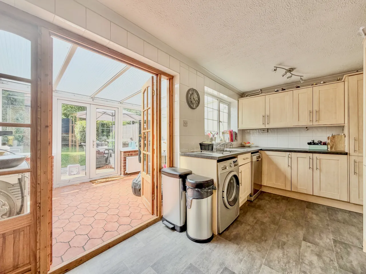 Ryder Close, Bovingdon, photo 10