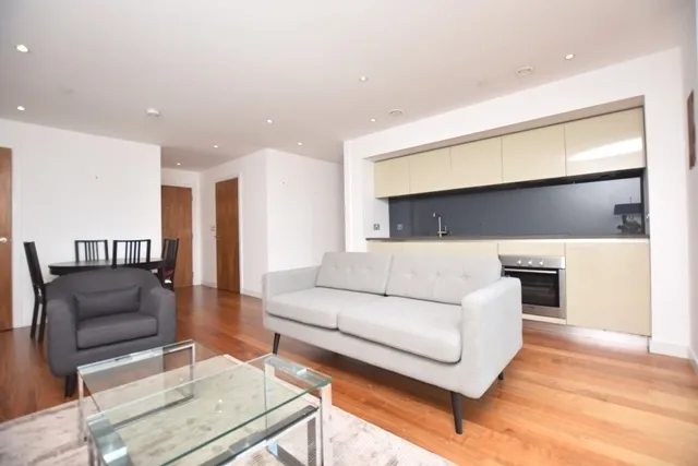 2 bed flat to rent, St Pauls Square, S1