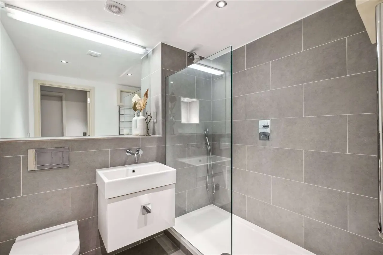 Spanish Road, London, SW18 2HX, photo 6