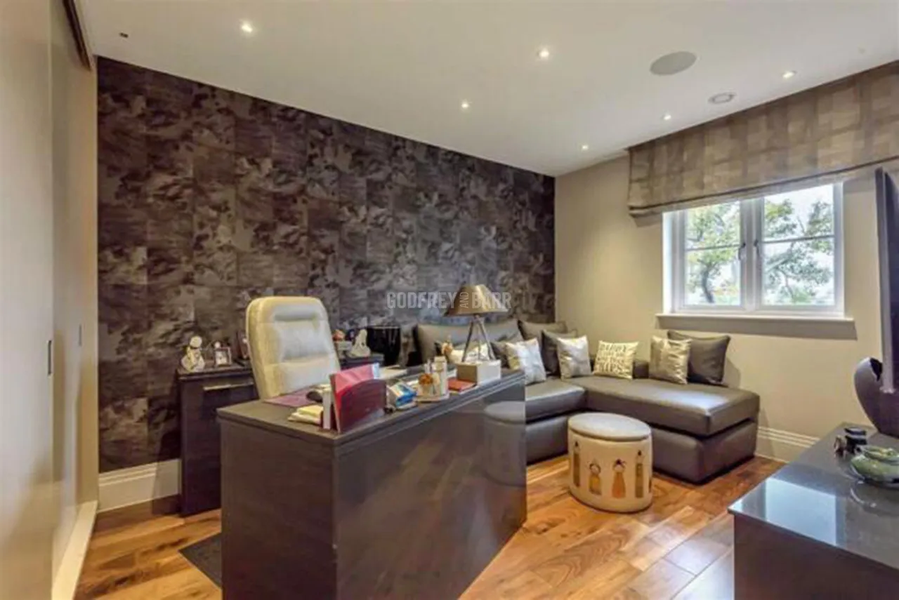 Hammers Lane, Mill Hill, NW7, photo 14