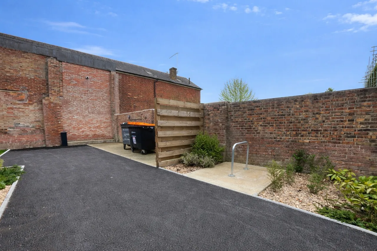 R L Stevenson Avenue, Bournemouth, photo 9