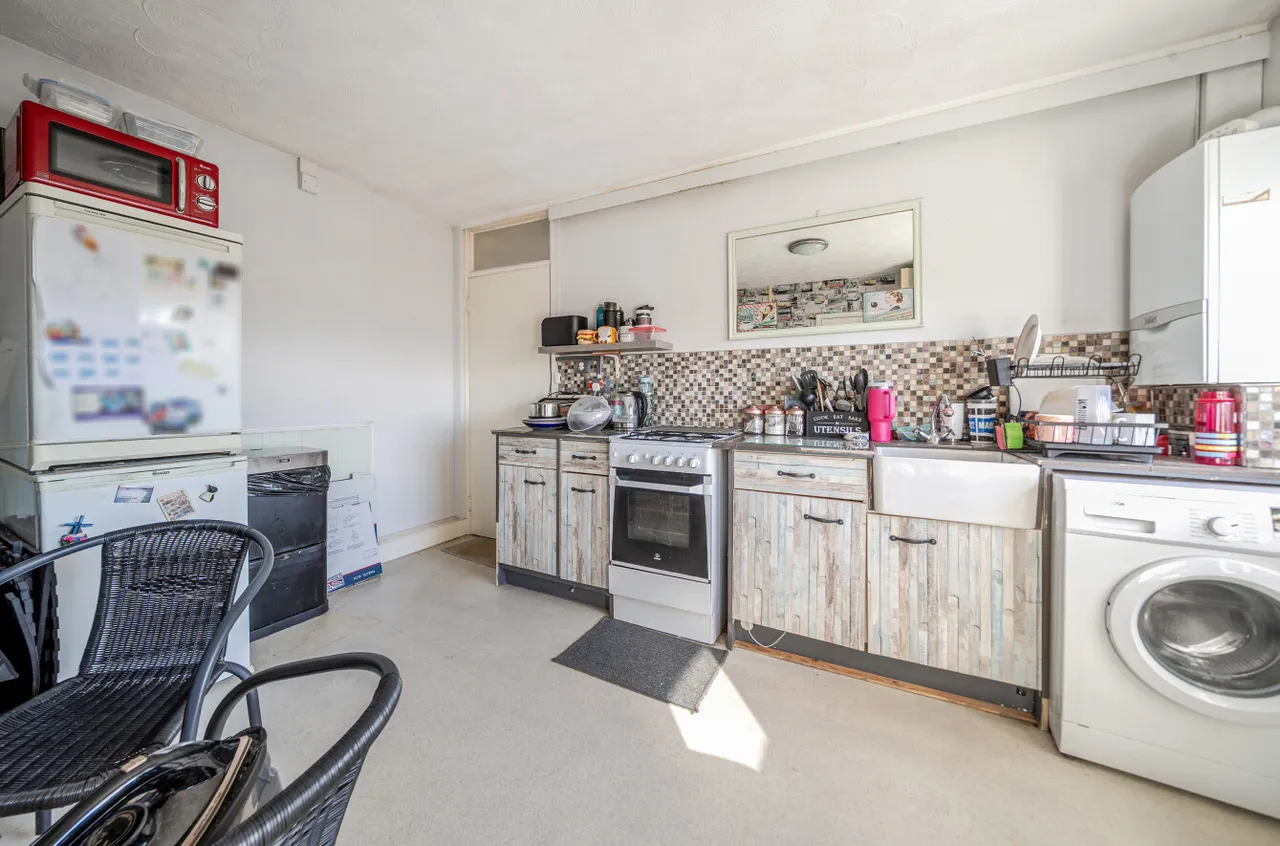 London Road, Portsmouth, PO2, photo 4