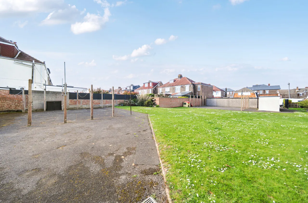 London Road, Portsmouth, PO2, photo 9