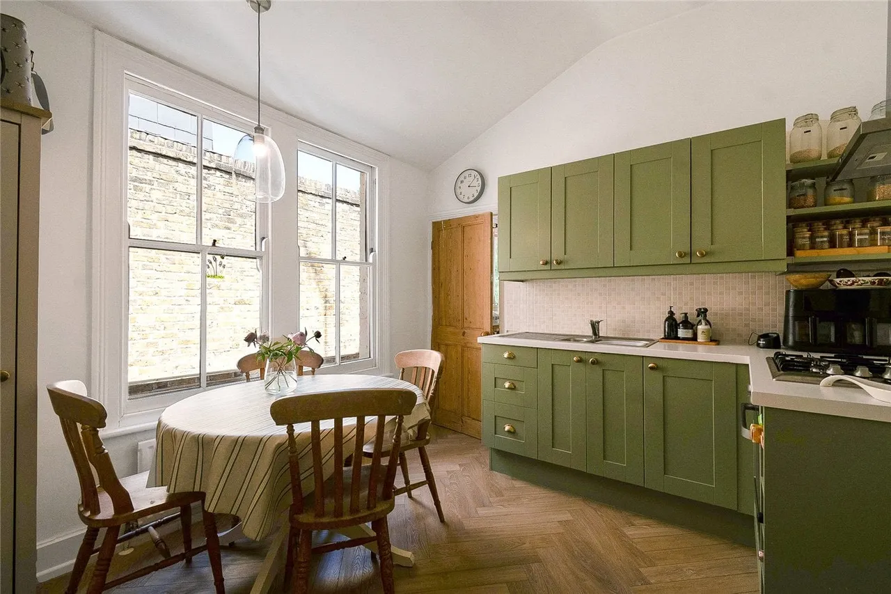 2 bed flat for sale — Hillcourt Road, London, SE22