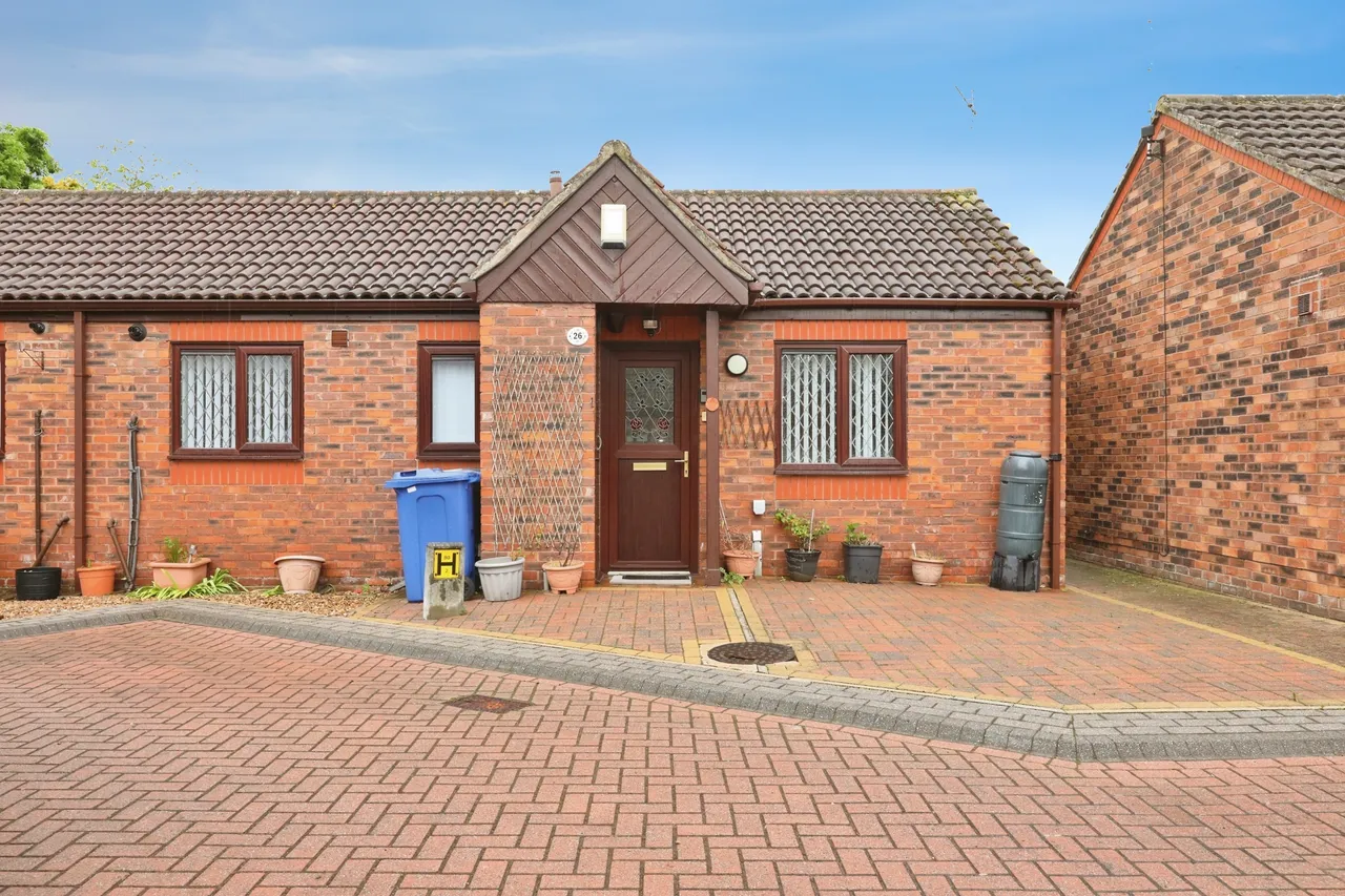 2 bed house for sale, Moat Hills Court, Doncaster, DN5