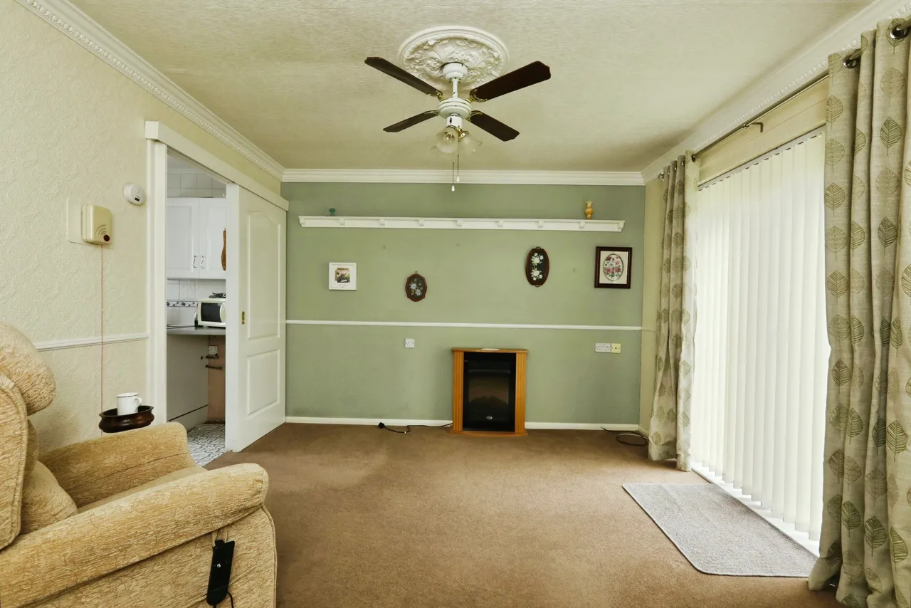Moat Hills Court, Doncaster, DN5, photo 4