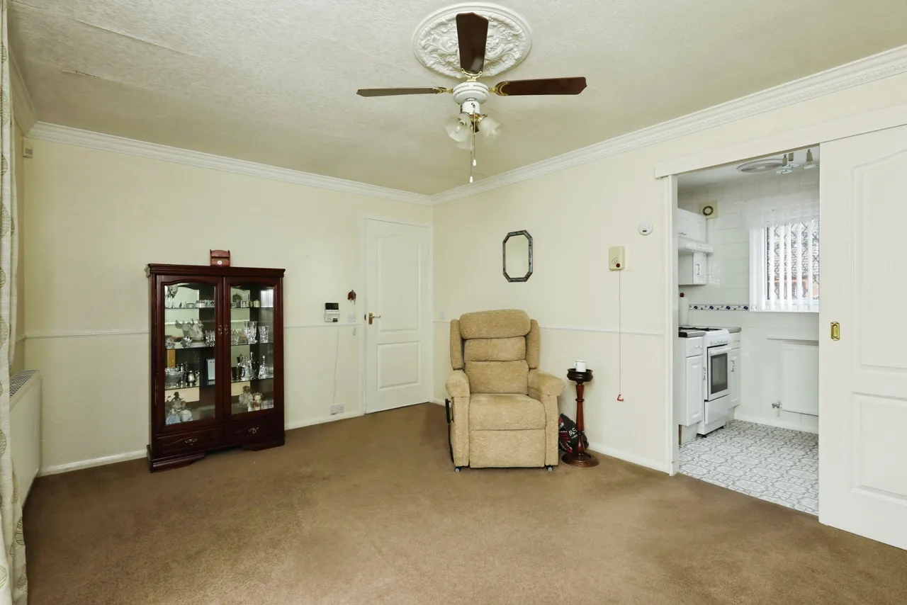 Moat Hills Court, Doncaster, DN5, photo 6