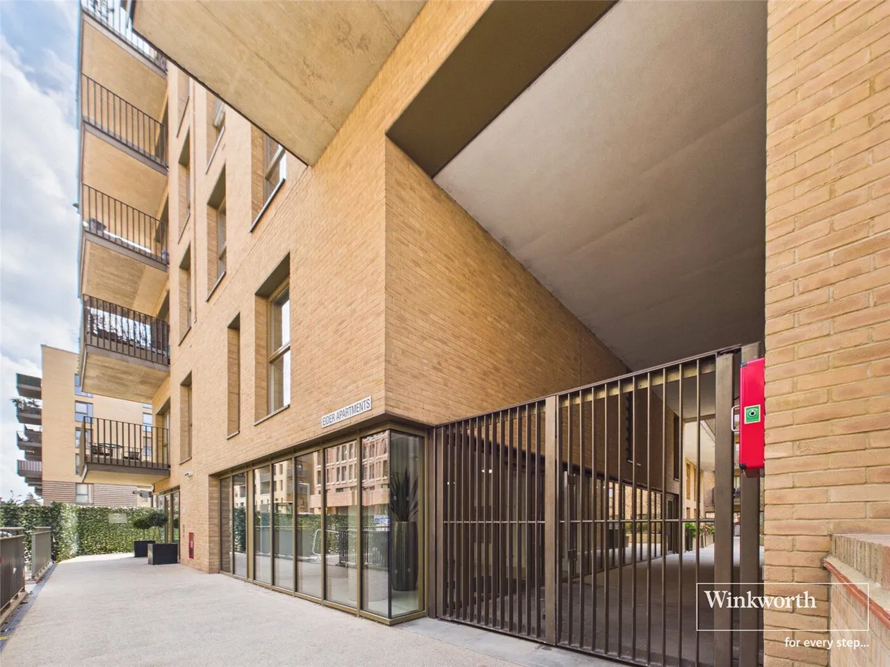 2 bed flat for sale, Perryfield Way, London, NW9