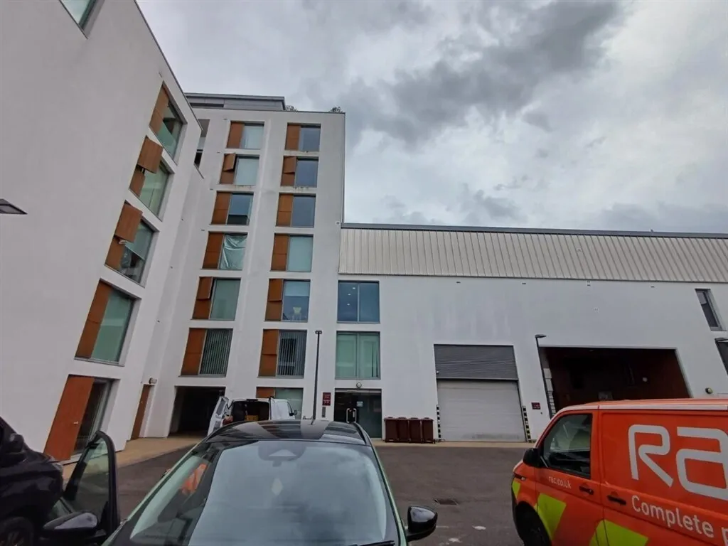 Highbury Stadium Square, London, N5, photo 2