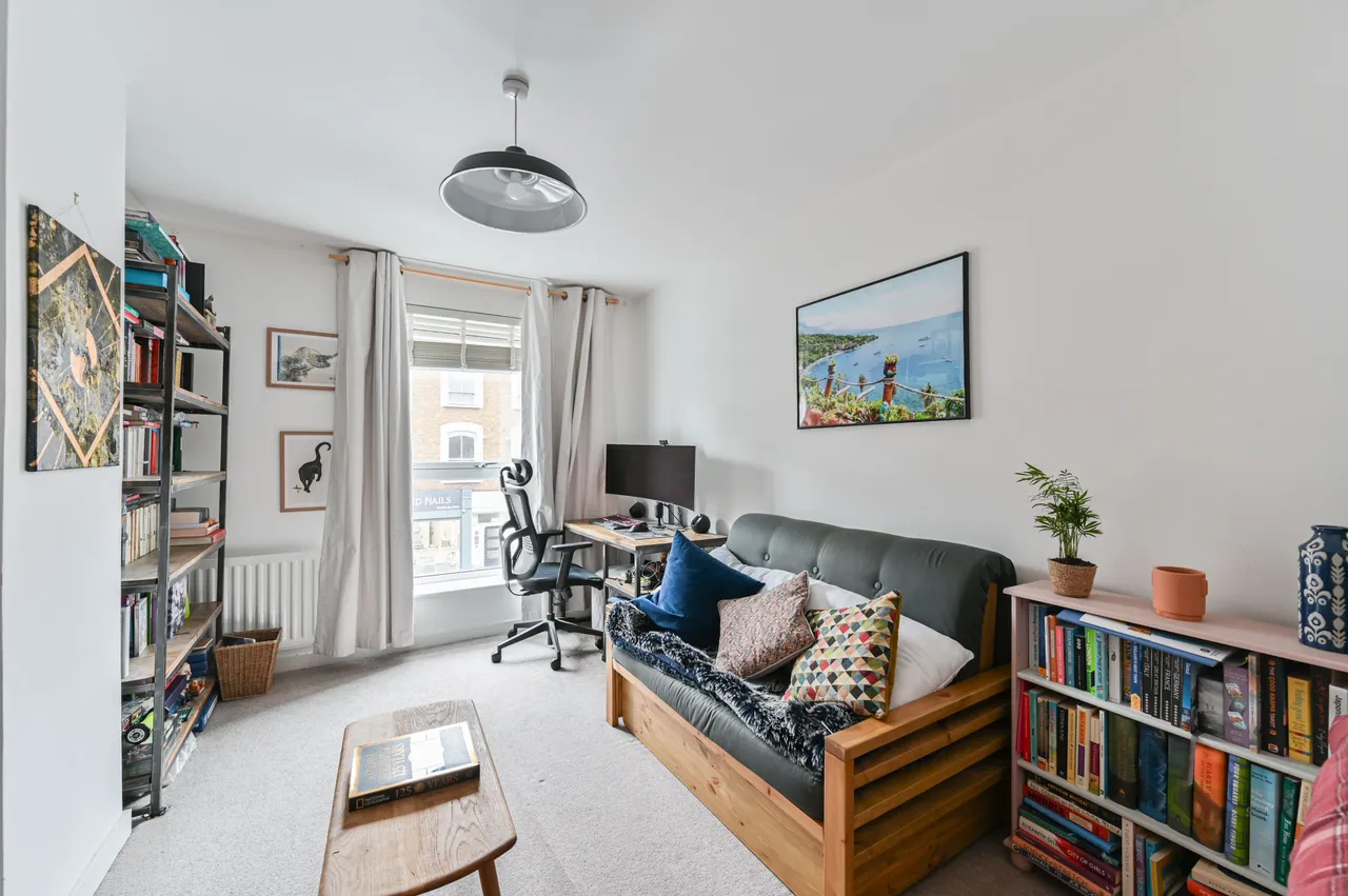 45% Share Apartment 5, 2 Trevelyan Road, London, photo 4