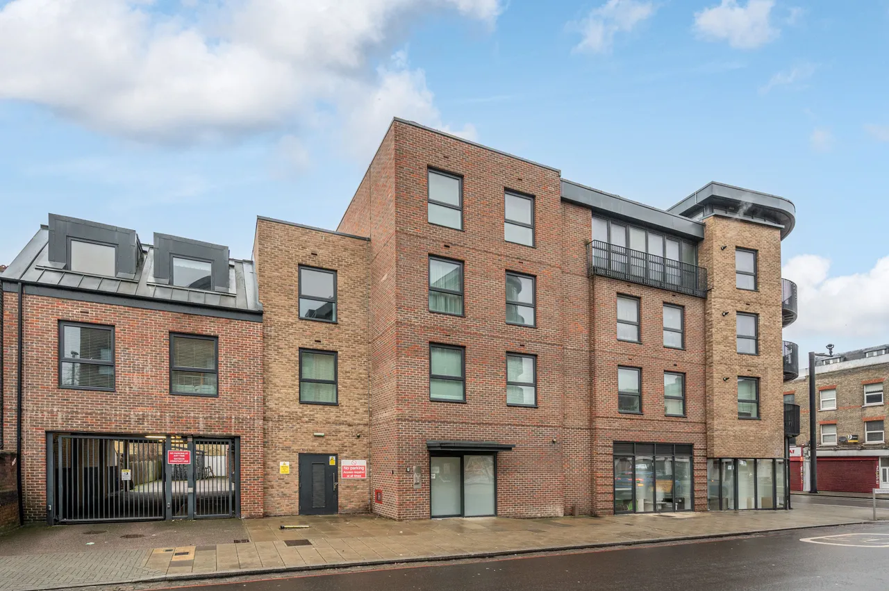 2 bed flat for sale — 45% Share Apartment 5, 2 Trevelyan Road, London