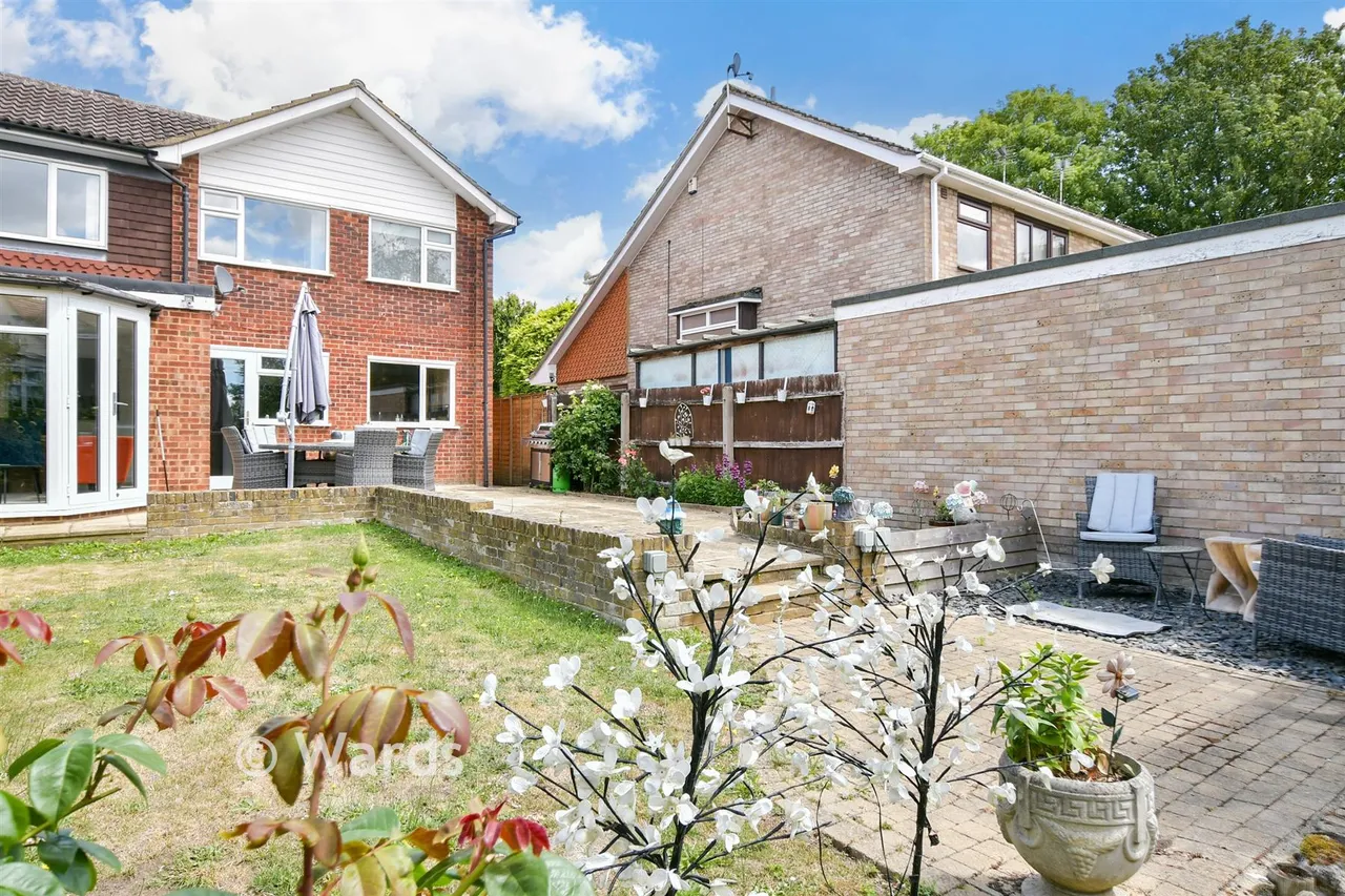 Fairlight Cross, Longfield, DA3, photo 2