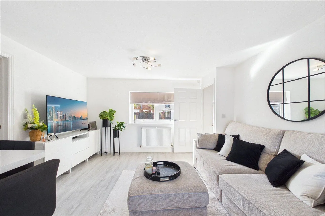 Carter Drive, Basingstoke, RG24, photo 3