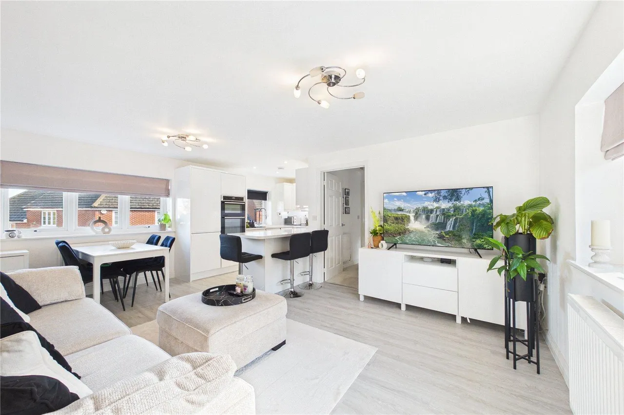 Carter Drive, Basingstoke, RG24, photo 2