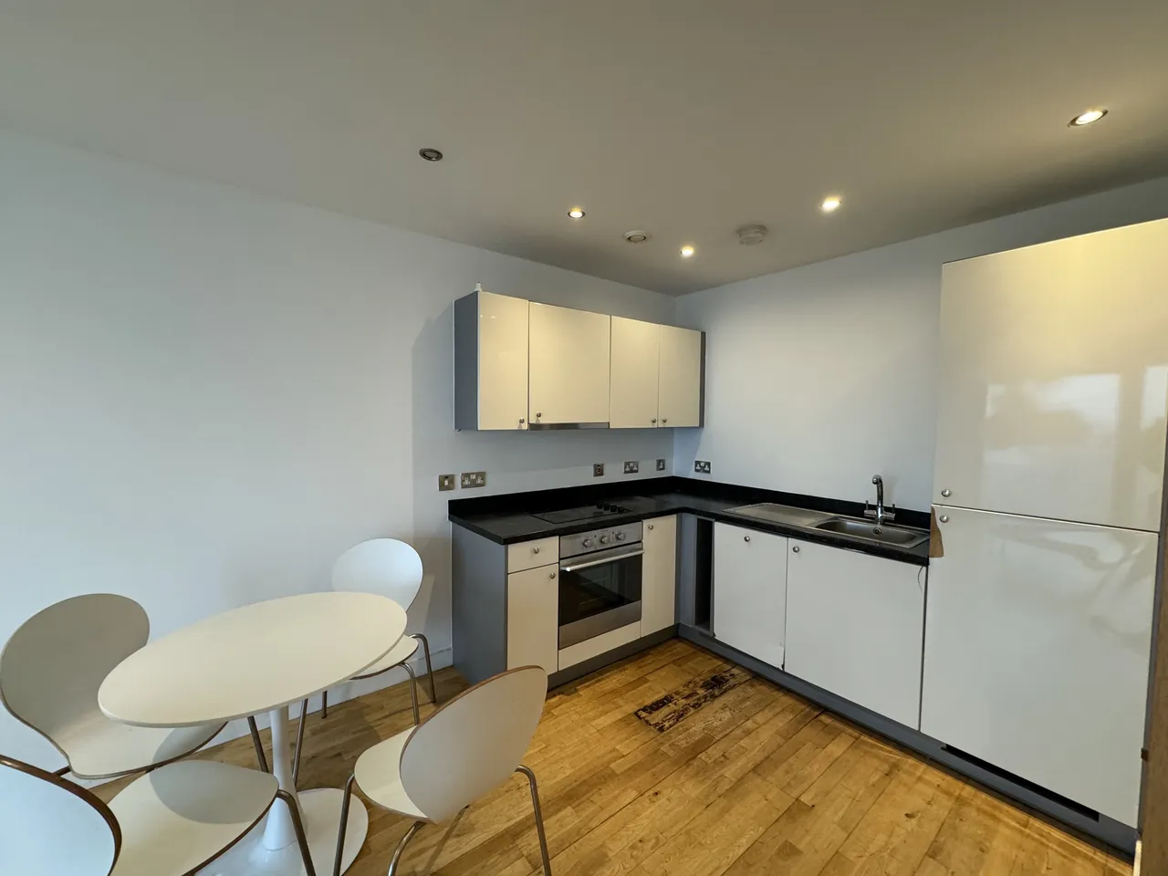 Alexandra Tower, L3, photo 2