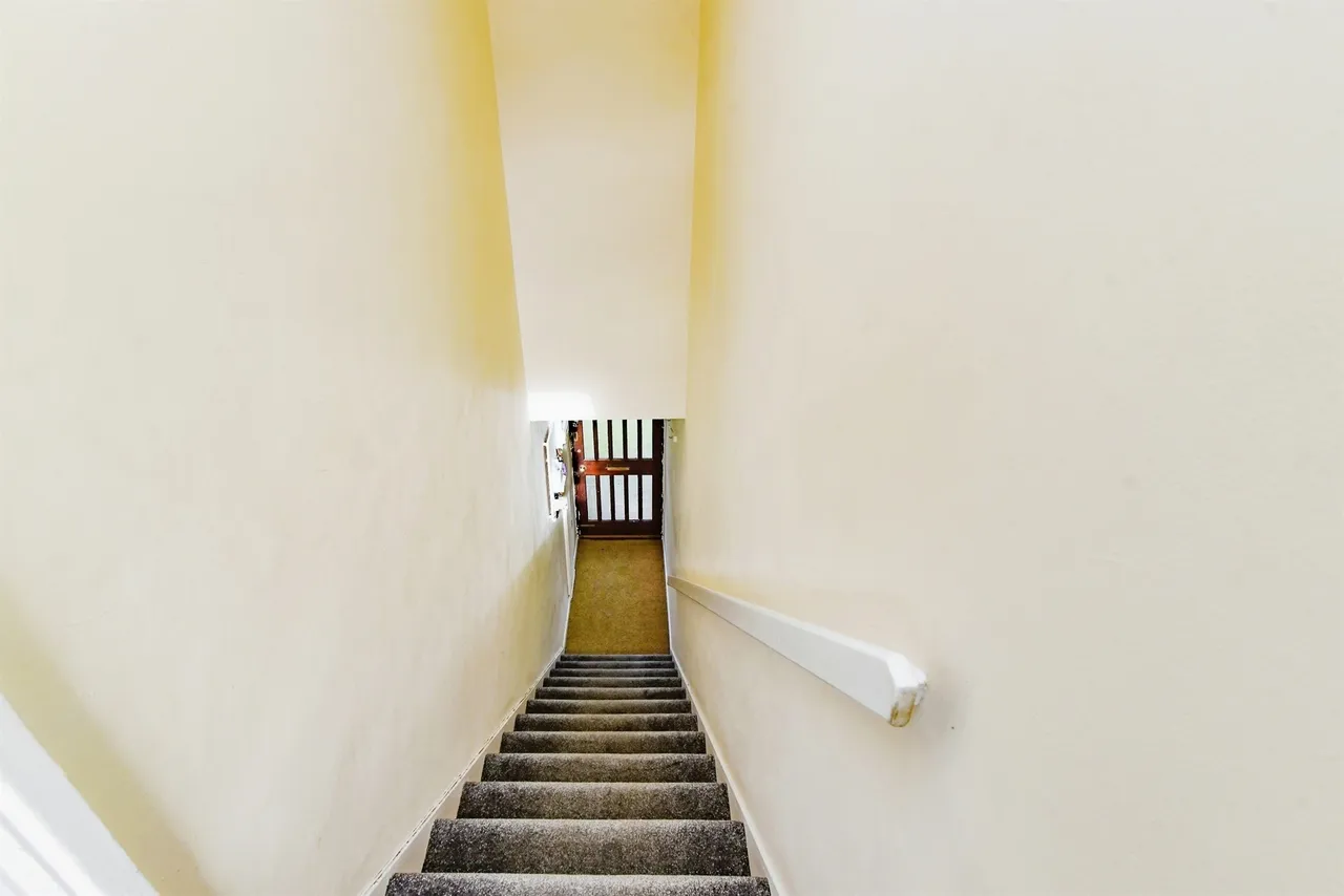 Highgrove Close, Calne, SN11, photo 8