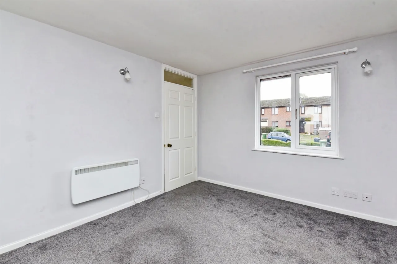 Highgrove Close, Calne, SN11, photo 11