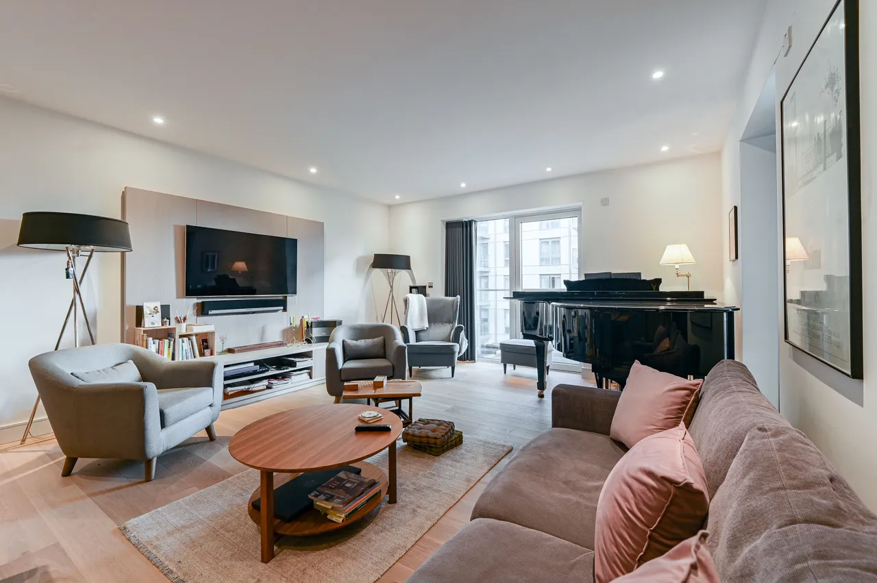 3 bed flat for sale — 46 Faulkner House, Tierney Lane, London