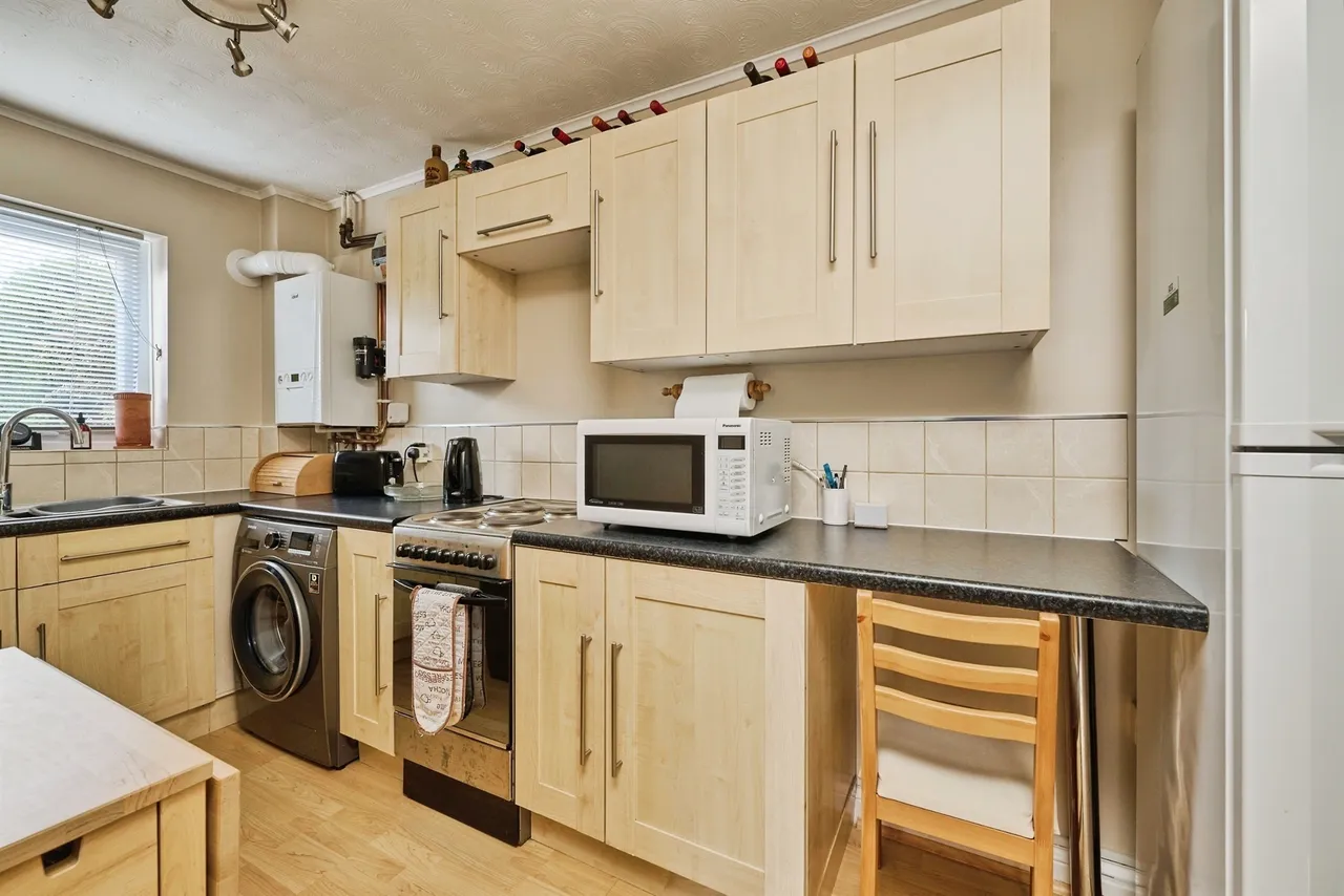 Lime Tree Close, Yaxley, PE7, photo 6