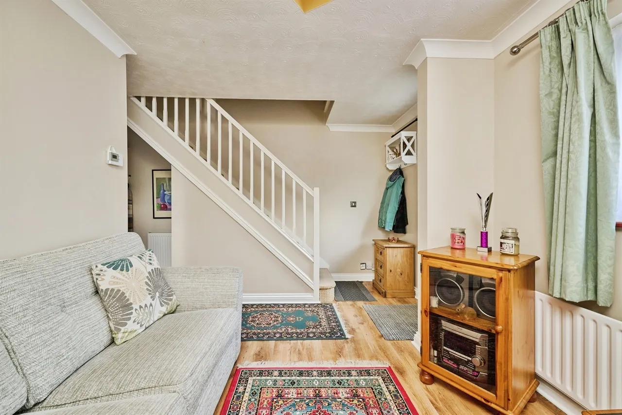 Lime Tree Close, Yaxley, PE7, photo 2