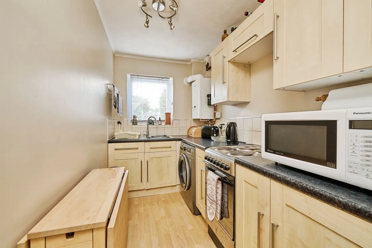 Lime Tree Close, Yaxley, PE7, photo 5