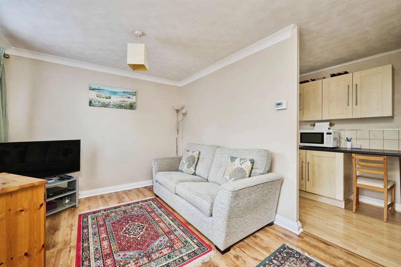 Lime Tree Close, Yaxley, PE7, photo 4