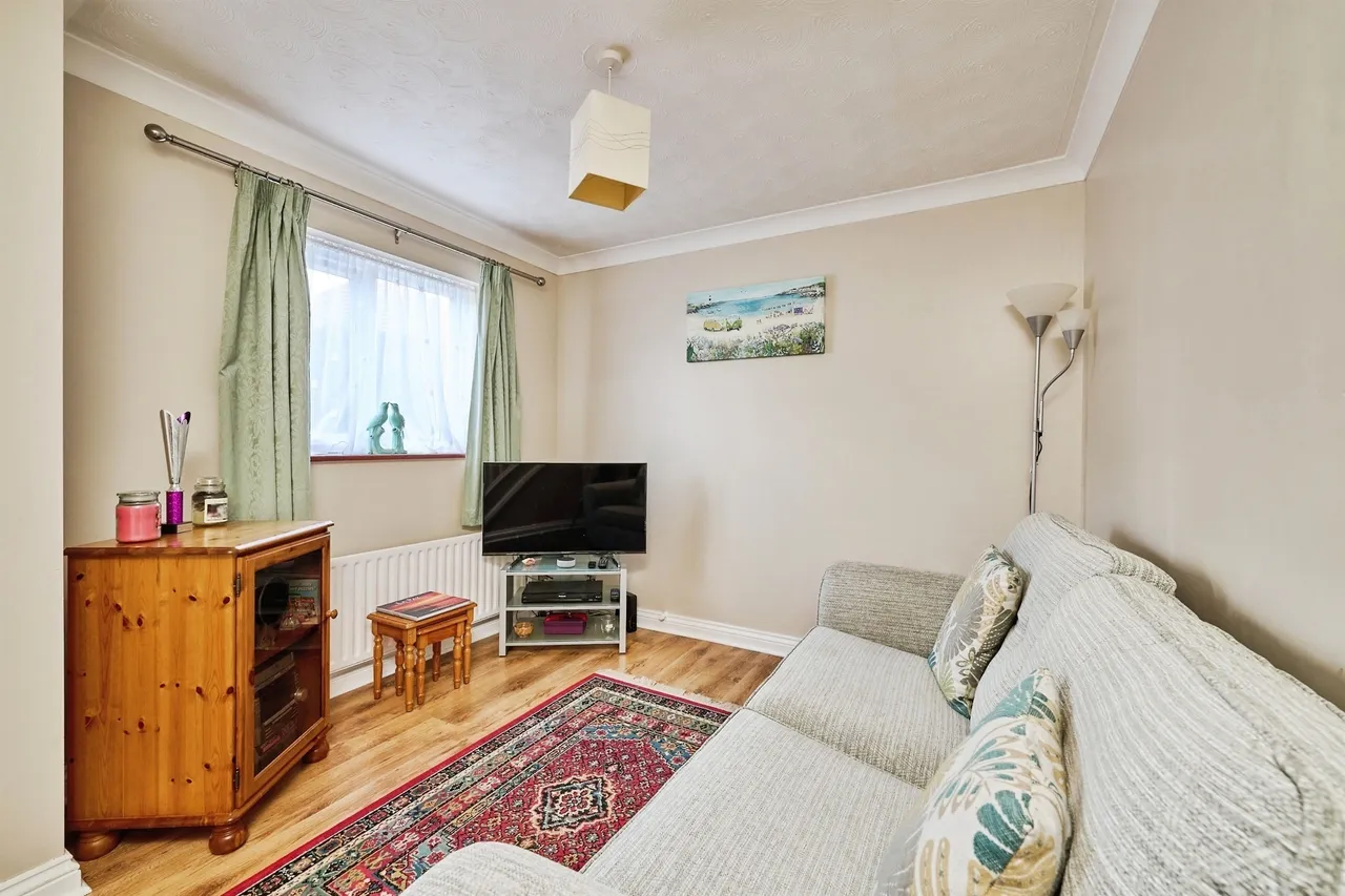 Lime Tree Close, Yaxley, PE7, photo 3