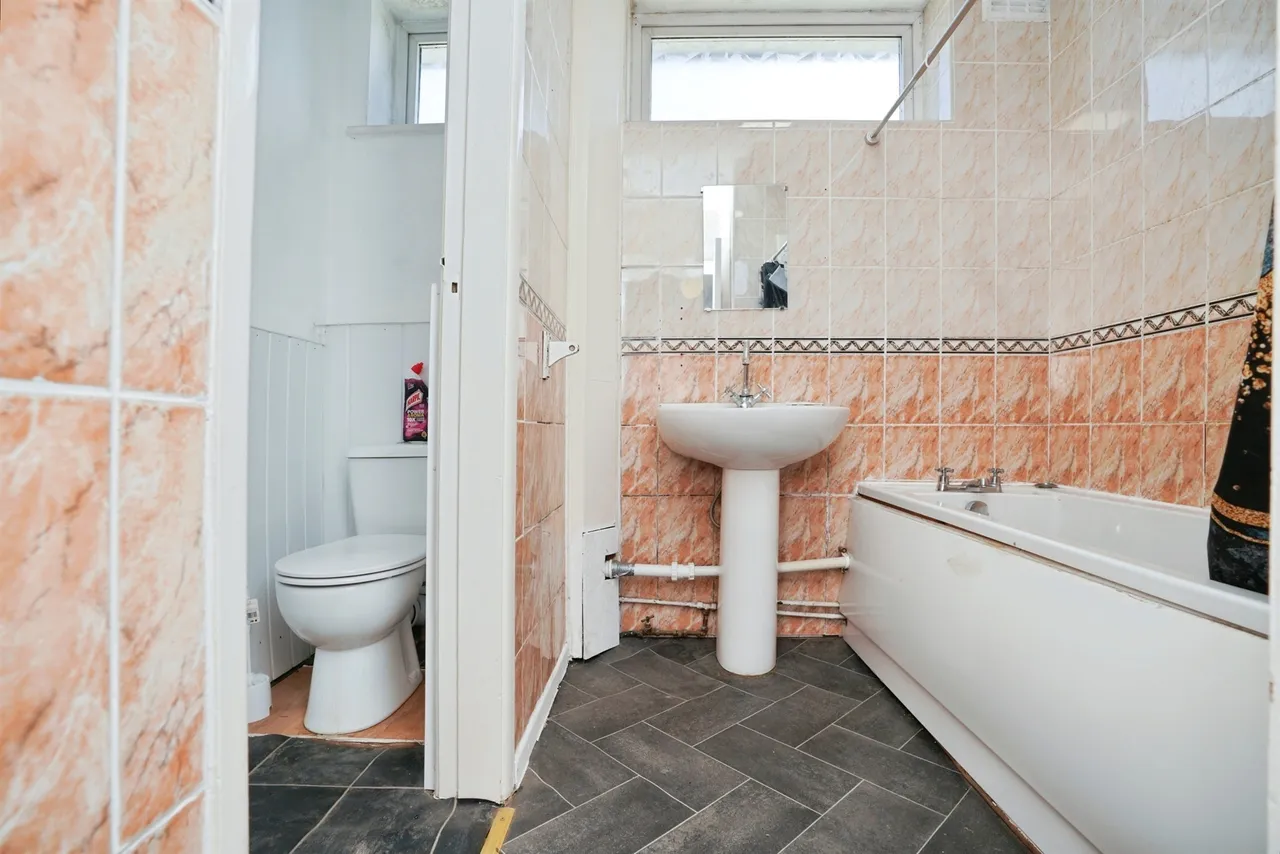 Wake Green Road, Tipton, DY4, photo 11