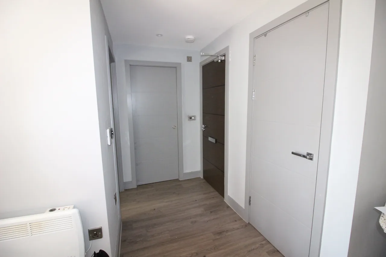 Park Terrace, WORCESTER PARK, Surrey, Worcester Park, KT47JZ, photo 2