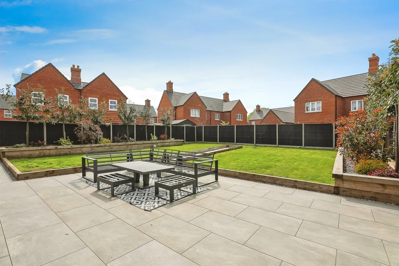 De Havilland Gardens, Huntingdon, PE26, photo 17