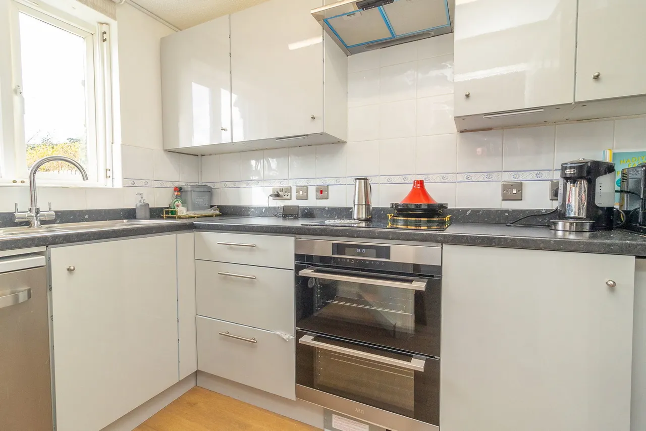 Leary Crescent, Newport Pagnell, MK16, photo 7