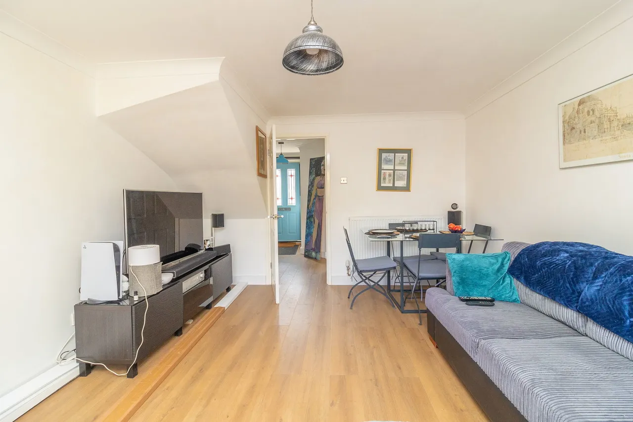 Leary Crescent, Newport Pagnell, MK16, photo 5