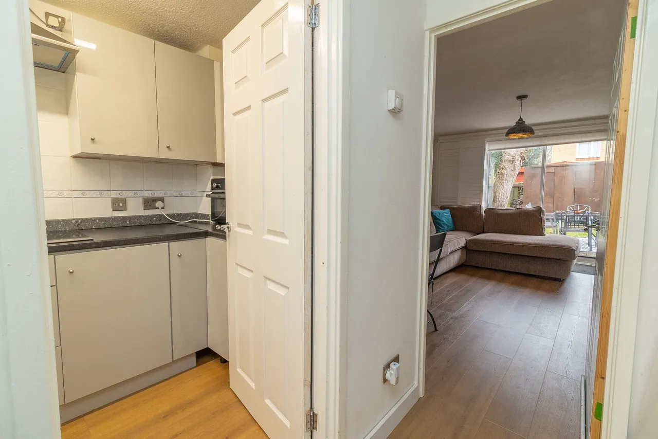 Leary Crescent, Newport Pagnell, MK16, photo 10