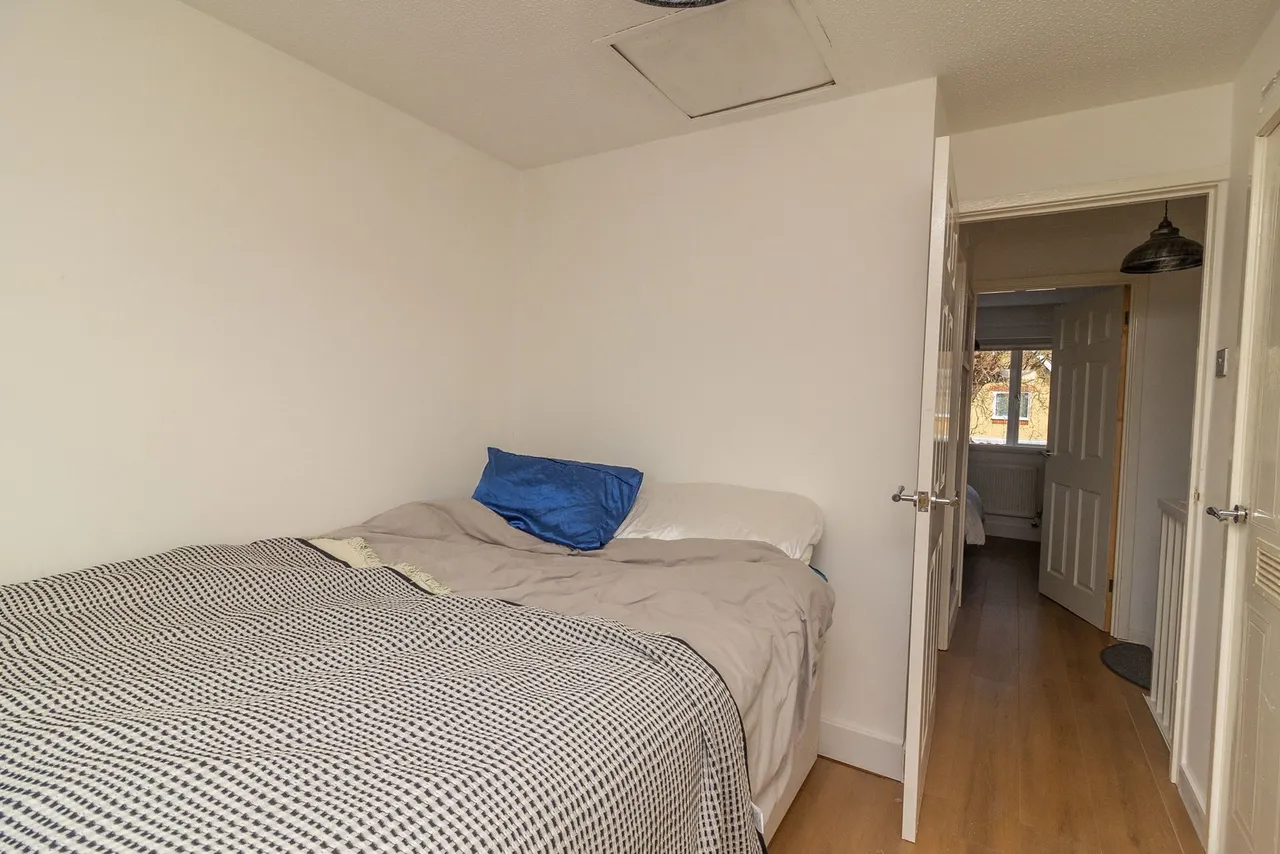 Leary Crescent, Newport Pagnell, MK16, photo 12