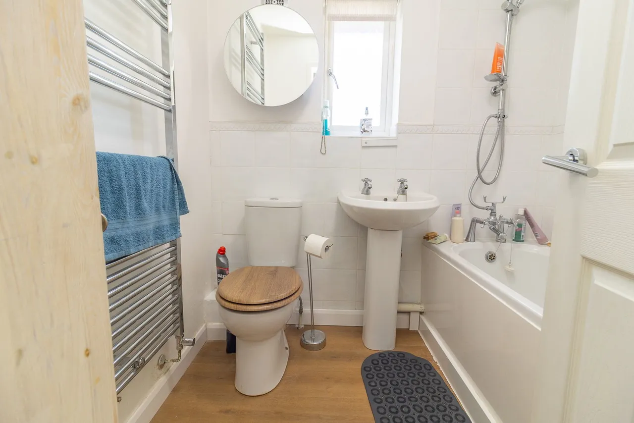 Leary Crescent, Newport Pagnell, MK16, photo 15