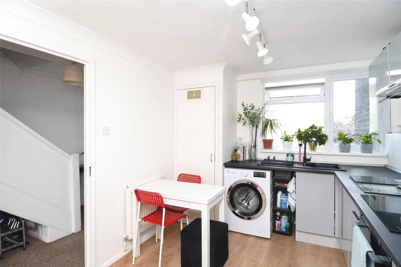 Peartree Close, South Ockendon, Essex, RM15, photo 10