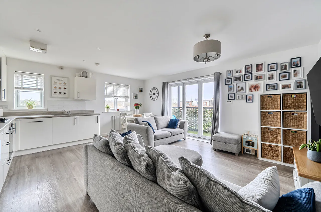Gamble Gardens, Wokingham, Berkshire, RG41 1DE, photo 3