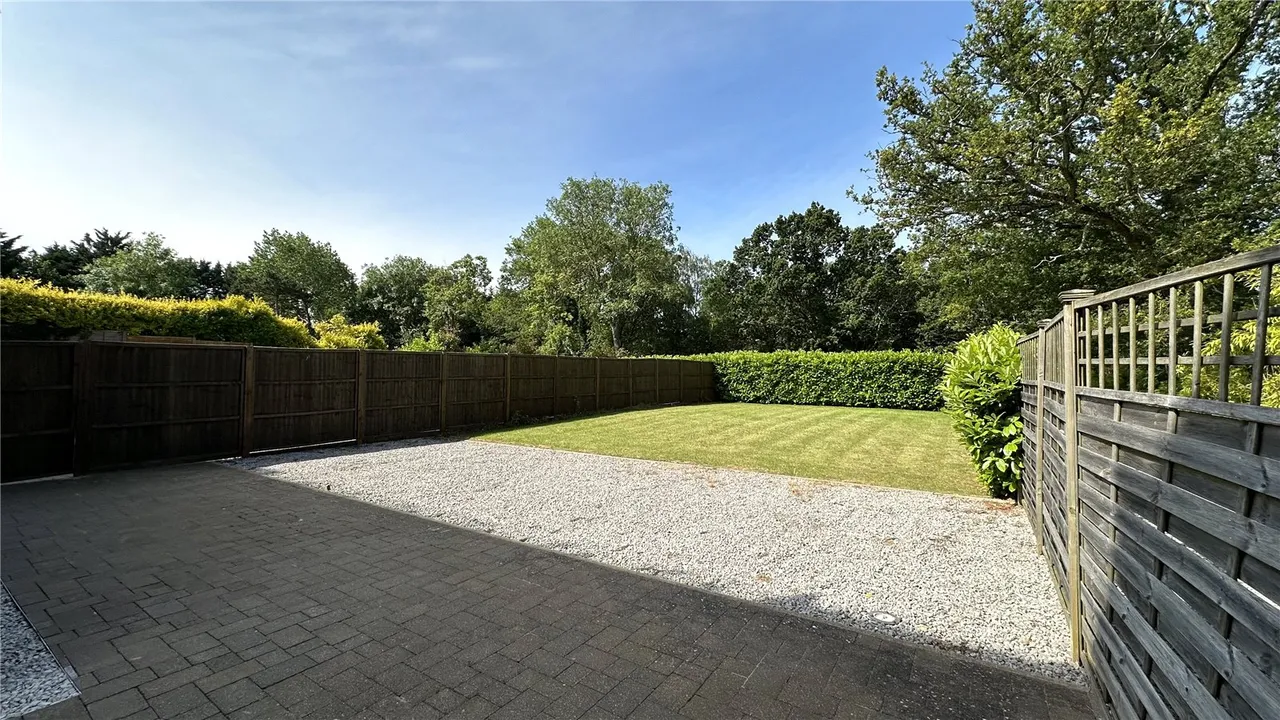 Knightwood Court Cockfosters Road, Cockfosters, Hertfordshire, EN4 0JS, photo 4