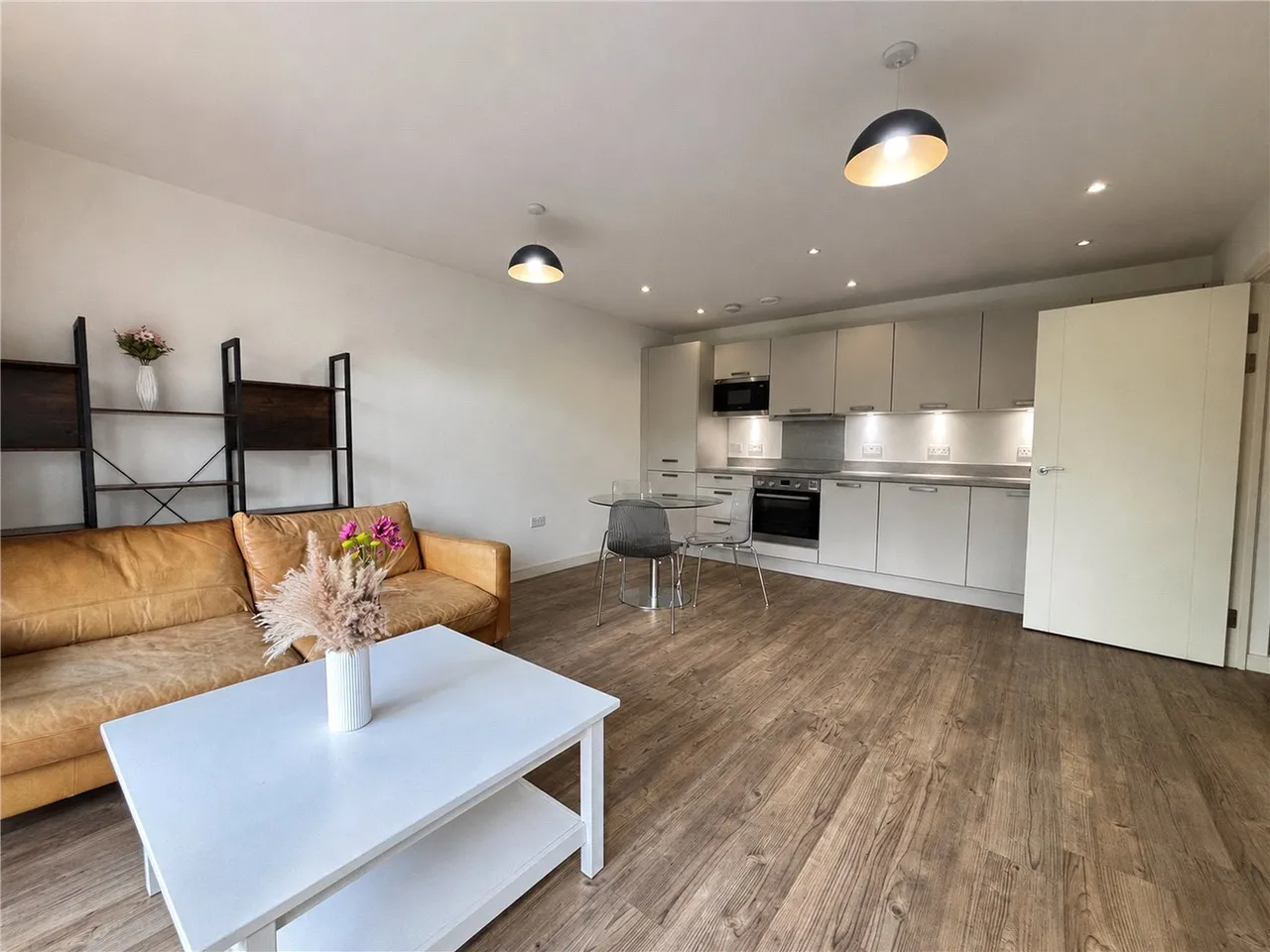 2 bed flat for sale — Blondin Way, London, SE16