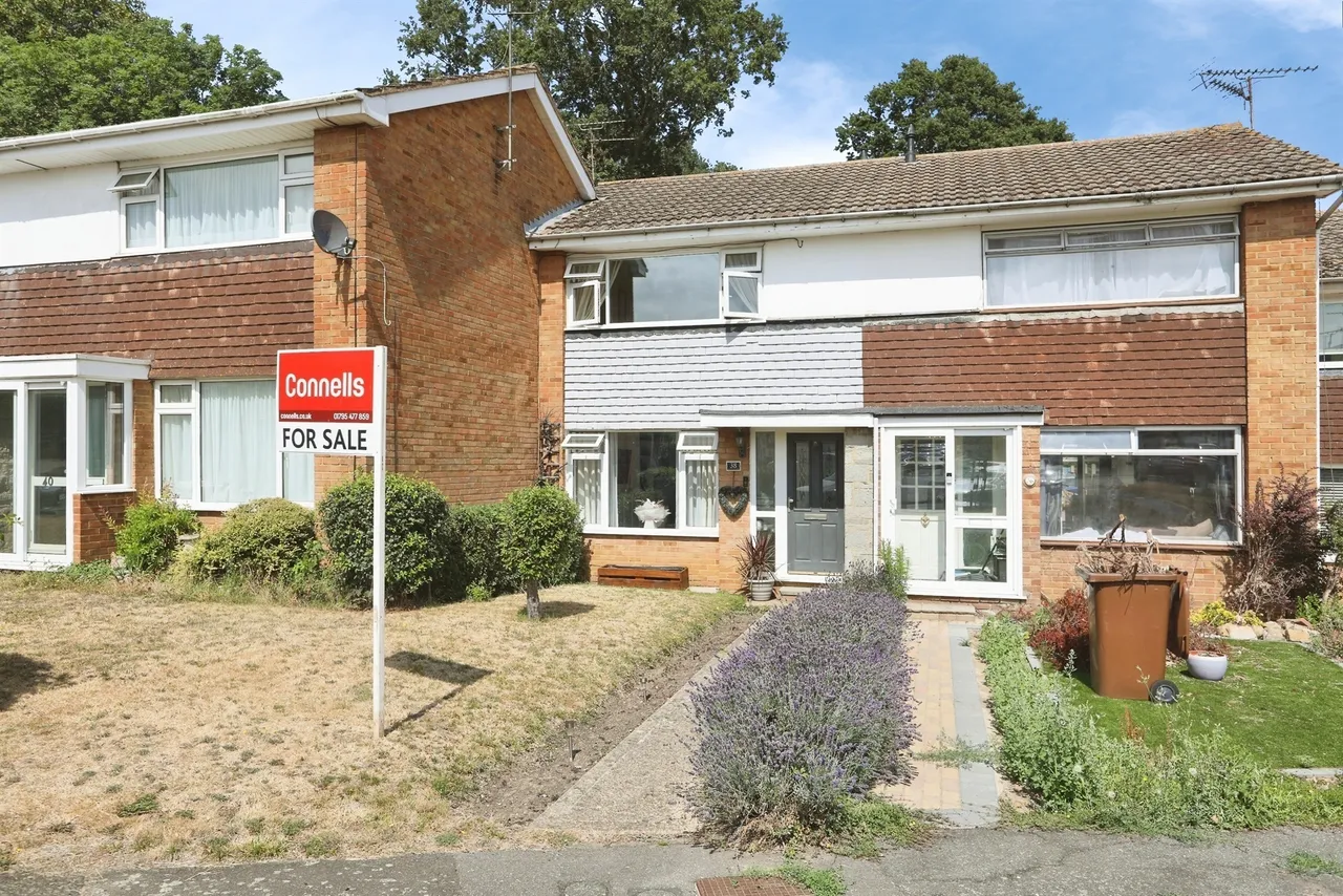 2 bed house for sale — Norwood Walk, Sittingbourne