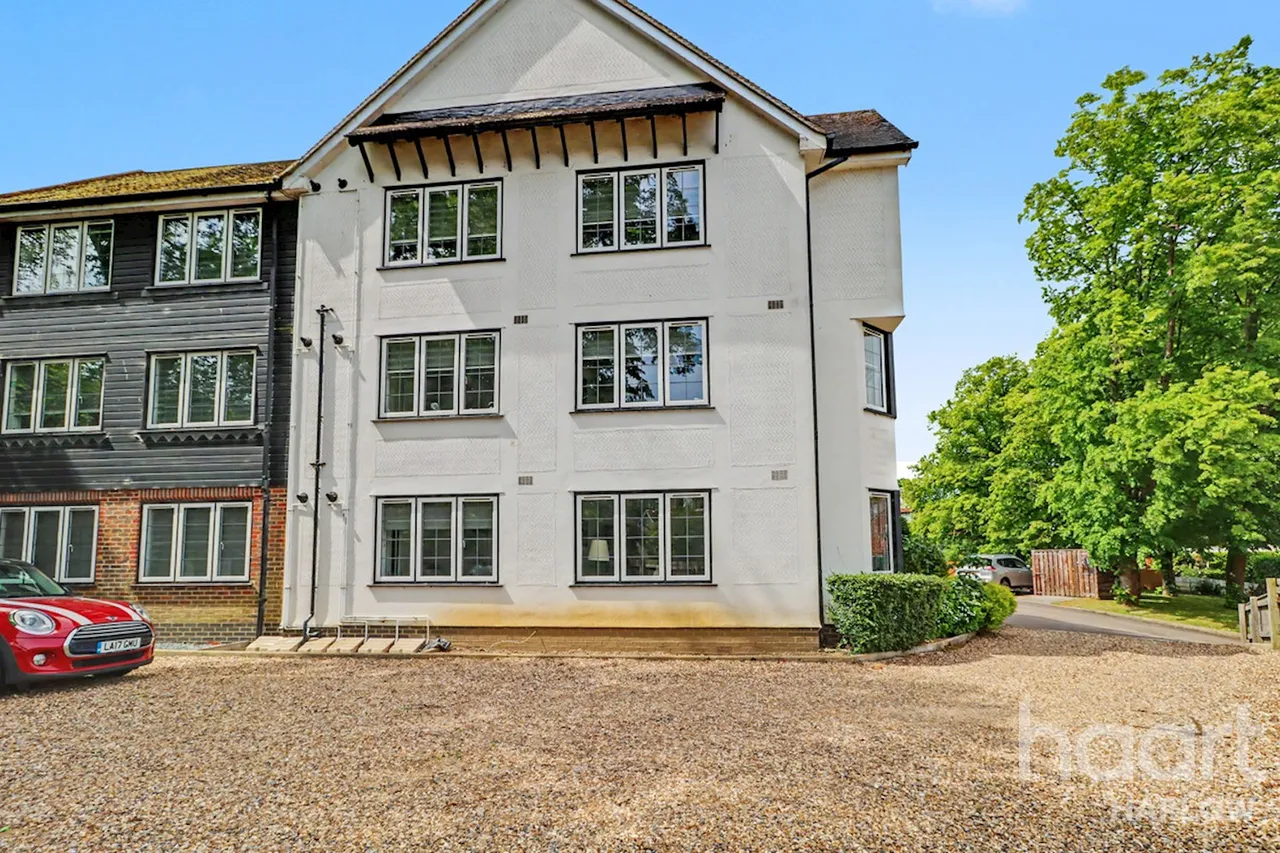 Hobbs Cross Road, Harlow, CM17, photo 4