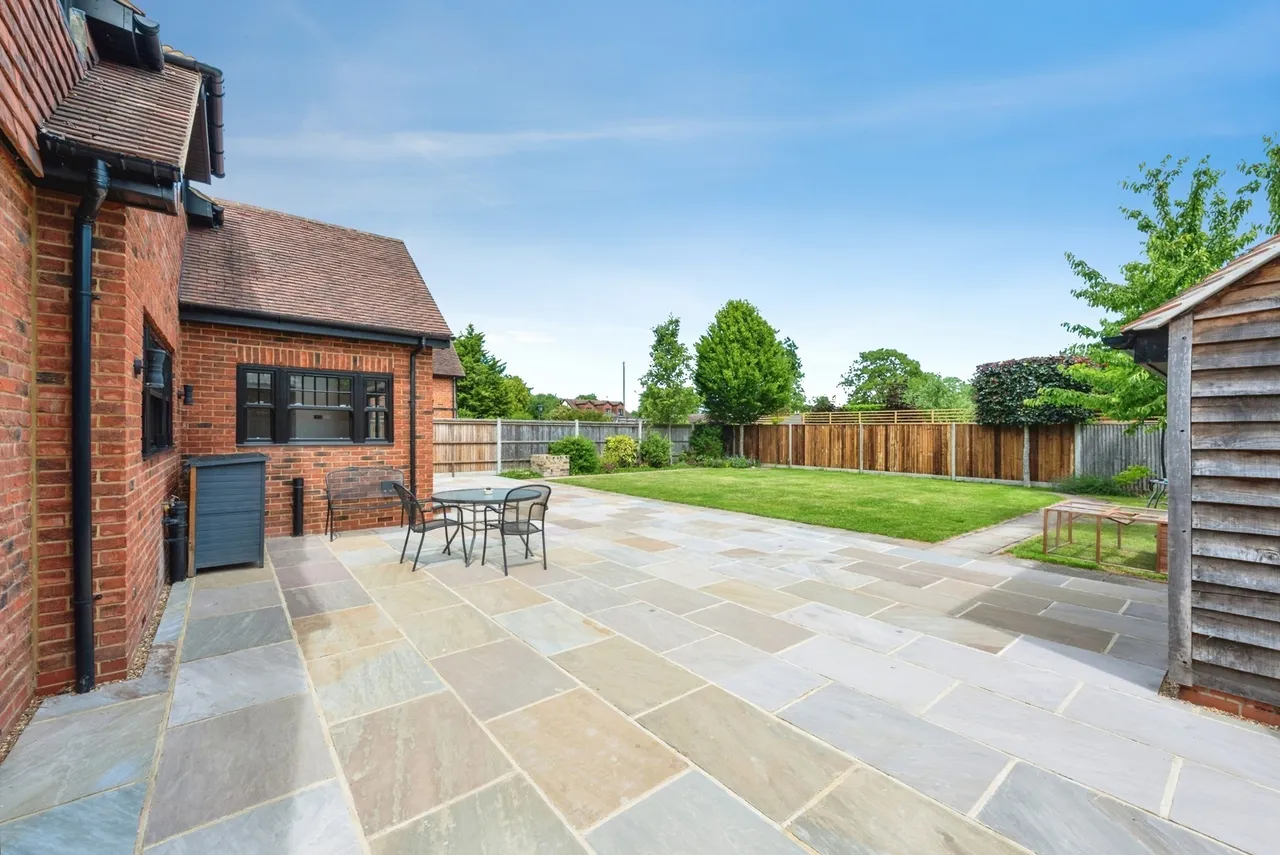 Ten Acre Lane, Egham, TW20, photo 5