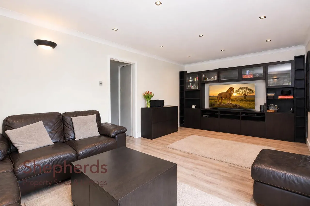 Claremont, Cheshunt, EN7, photo 2