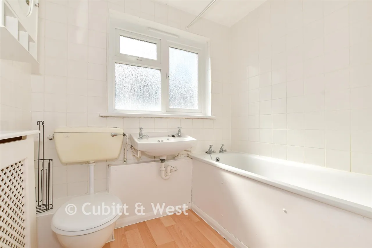 Castle Close, Reigate, RH2, photo 5