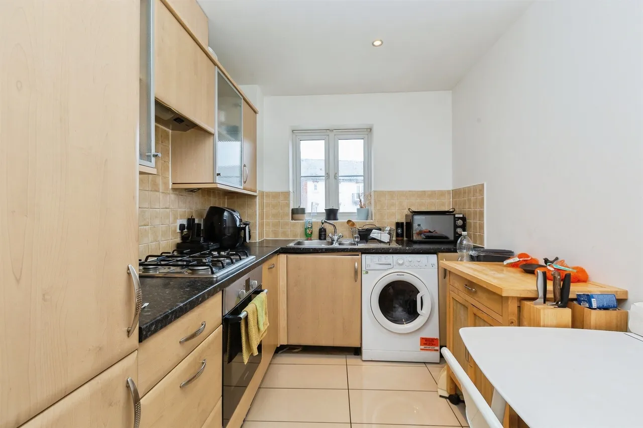 Coxhill Way, Aylesbury, HP21, photo 3
