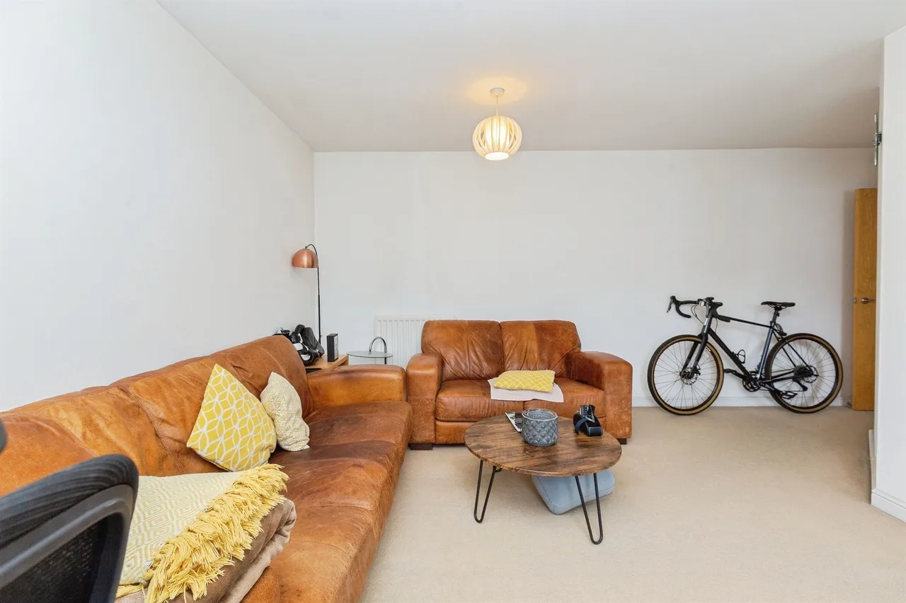 Coxhill Way, Aylesbury, HP21, photo 10