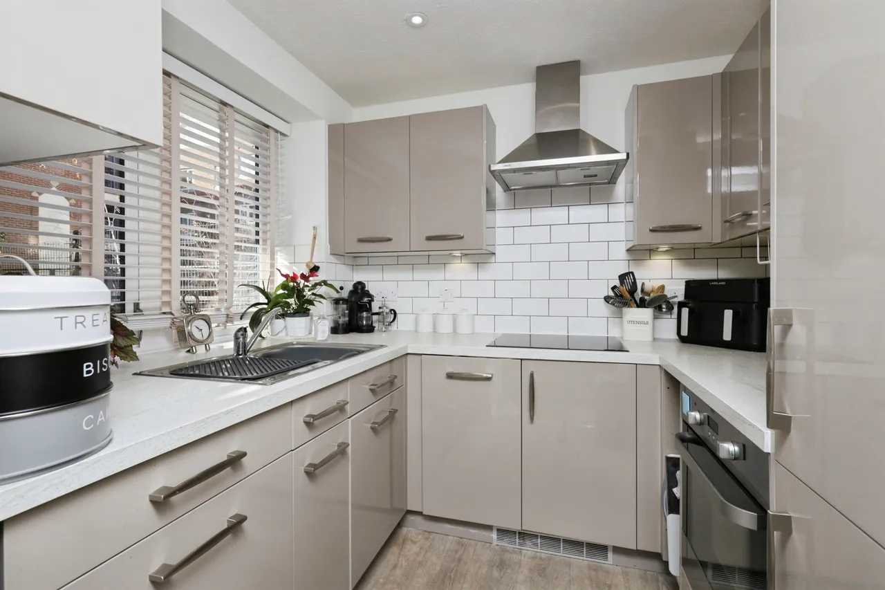 Southfields Road, Eastbourne, photo 5