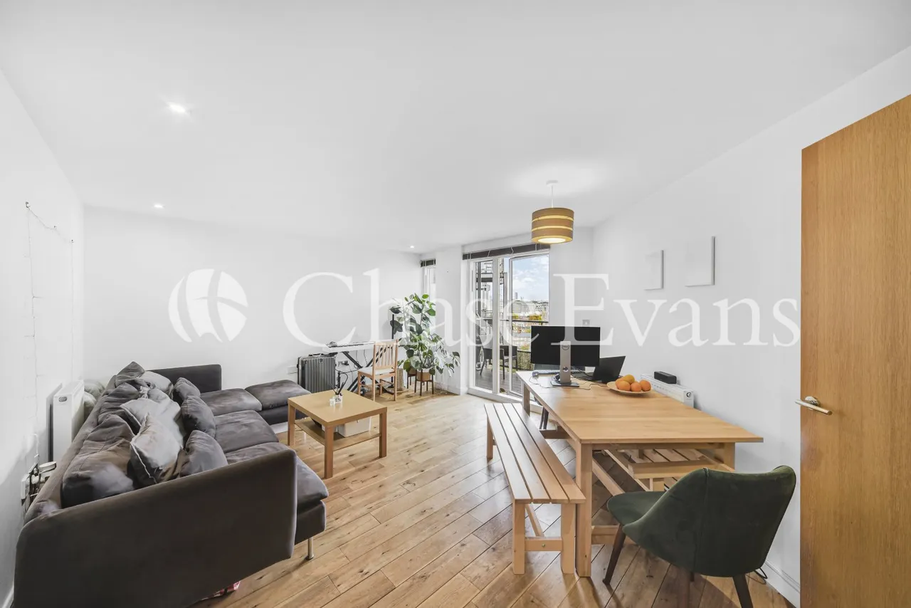 2 bed flat for sale — Seren Park Gardens, Restell Close, Greenwich, London, SE3
