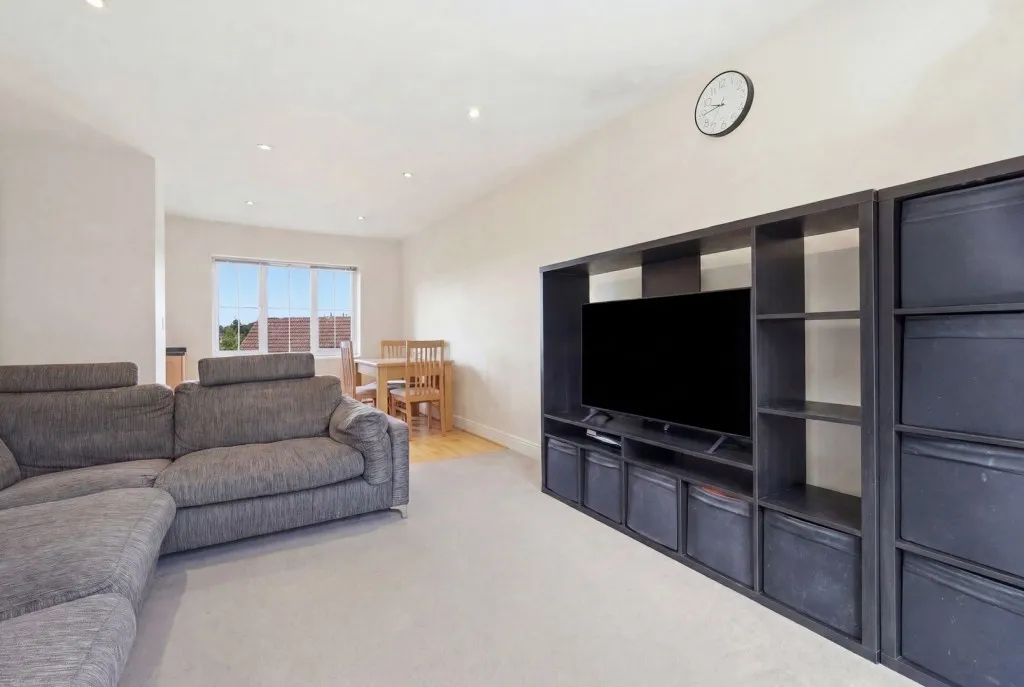 Priestley Road, Stevenage, photo 4